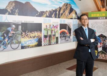 康軒董事長李萬吉暢談出版業數位化趨勢及企業永續發展願景。（圖片來源：康軒文教）