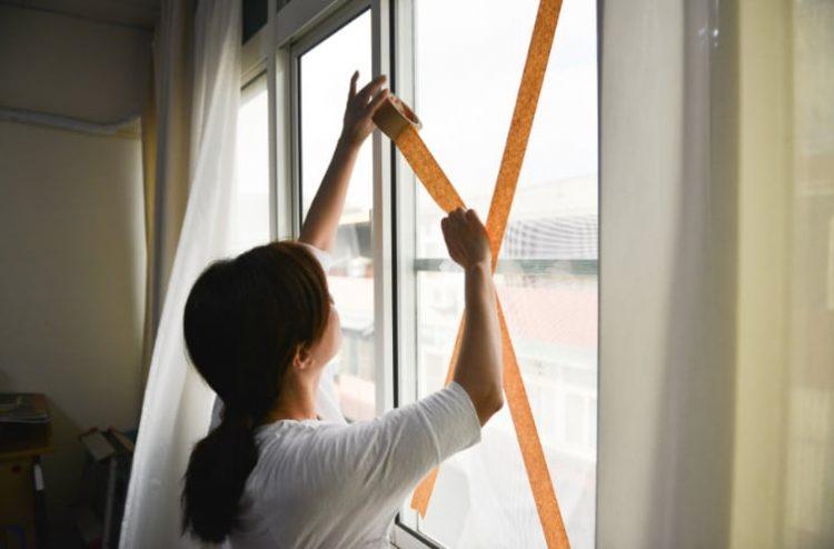 別再貼十字膠帶了！加強窗戶防颱就靠它！
