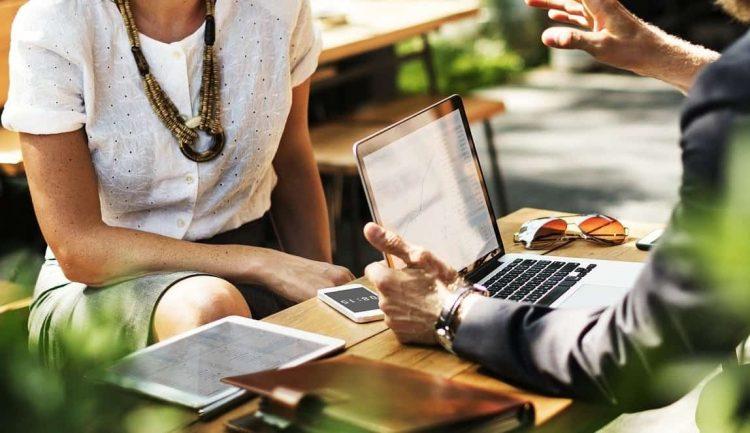 business-2884023_1280