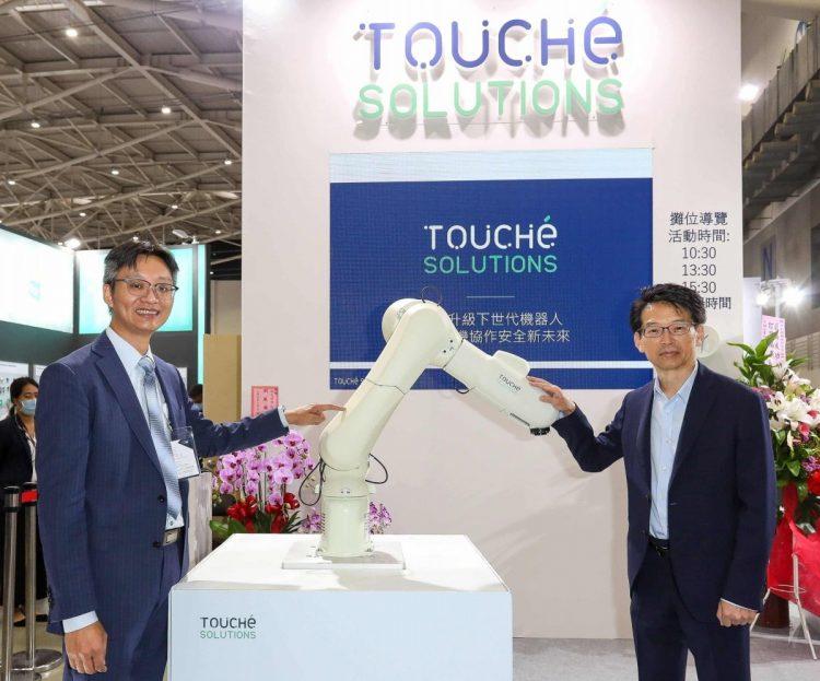 【新聞圖片一】觸覺技術領導品牌原見精機，今日於2020年自動化展記者會上發表最新解決方案—搭載於日本川崎重工機械手臂的安全皮膚T-Skin再次挑戰技術極限，高達95％包覆度且零