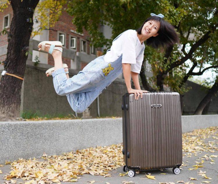 陶笛藝人巧克力與她的行李箱