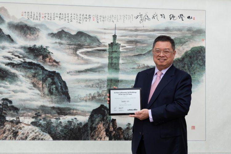 台北101只有跨年煙火？林鴻明珍藏十年台北101畫作首度公開