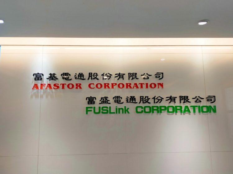 21-02-23-11-22-11-485_deco