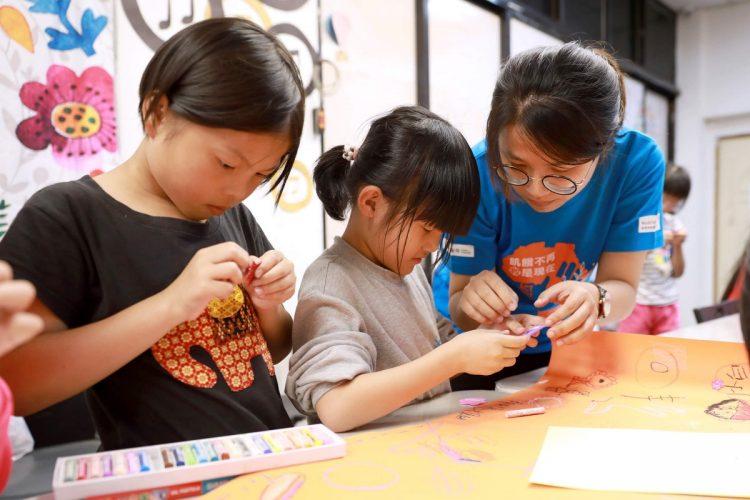 響應世界展望會「紅包傳愛」，在新學期開始，助弱勢學子安心上學-2(台灣世界展望會提供)