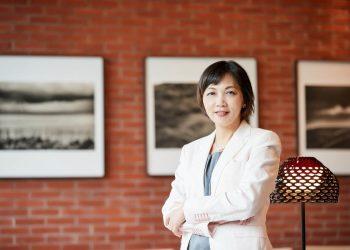 【新聞照片2】台灣微軟首席營運長陳慧蓉分享2021年台灣產業的關鍵字為『Growth』與『Global』，快速成長並在國際市場全面翻轉。