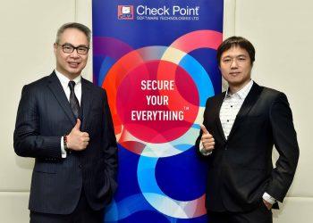 【新聞圖片】Check Point 指出網路犯罪分子利用企業轉型和疫情擴大對各行各業的攻擊。圖左為 Check Point 台灣區總經理劉基章，圖右為 Check Point 台灣區技術總監傅國書。