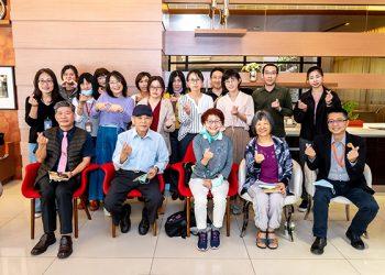 伊甸今21日舉辦淡水愛心棧服務啟用感恩禮拜，伊甸副執行長曹儉、房東曹愛蘭及三間合作醫院的社工皆到場支持