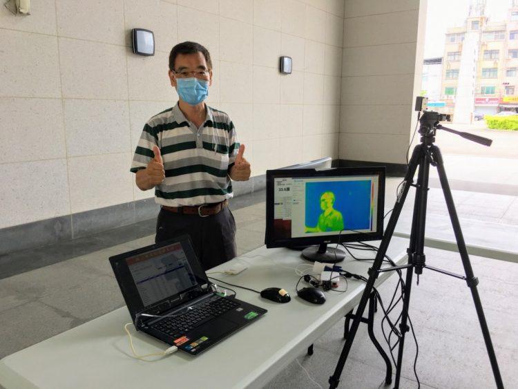 聖約翰科技大學以極低成本研發紅外線人體感溫監測系統。