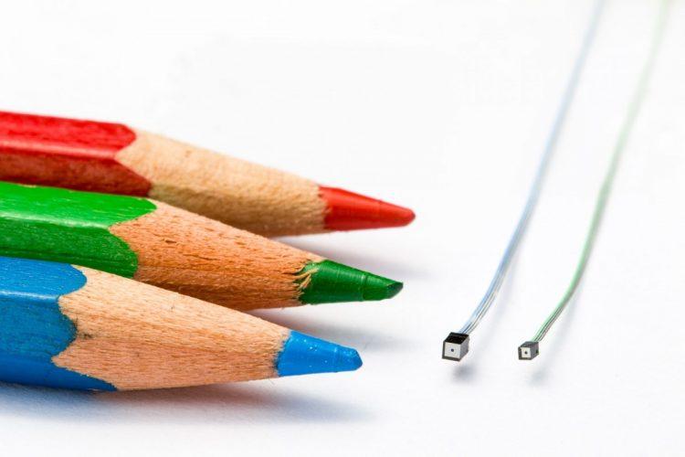 NanEyeM的面積僅1mm2，是市場上醫療內視鏡最小的全數位輸出攝影鏡頭模組 (Large)