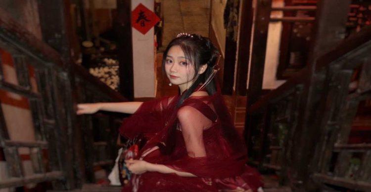 將傳統中華美學融合出新時尚 深受年輕人喜愛的漢服及花西子