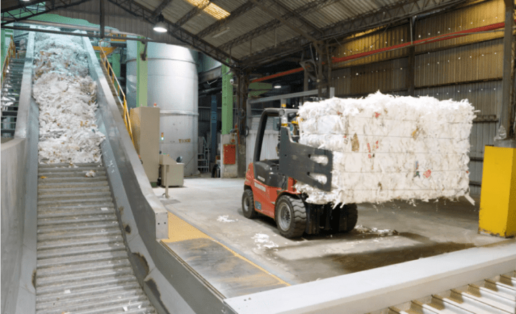 02_創新技術實踐廢紙容器全回收，打造國內第1家廢紙容器完全再生紙廠