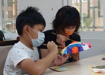 圖3-親子享受彩繪樂趣