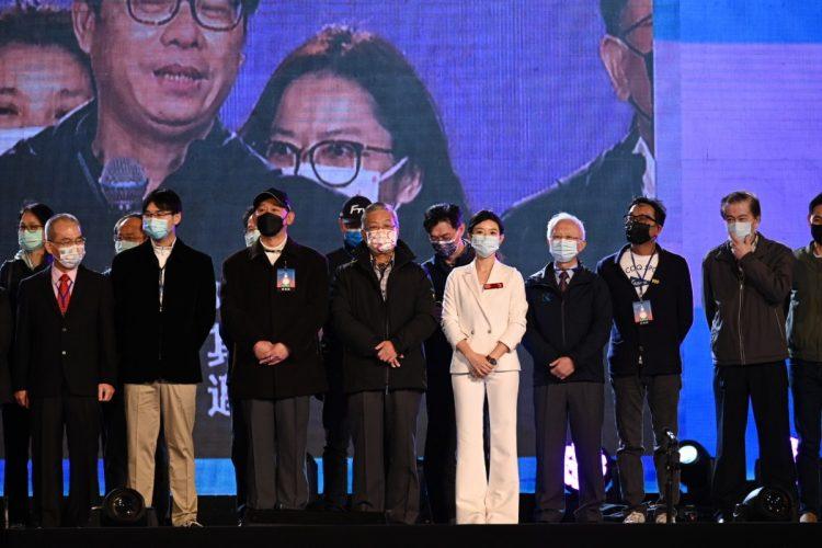 圖一：台灣大車隊執行長林念臻(右四)參加高雄市跨年活動，與高雄市長及市民們，一同迎接嶄新的2022年。