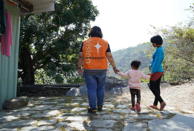 展望會全體社工員將繼續精進助人專業，因應時代的需求提供更多創新服務，矢志陪伴更多國內弱勢孩子，有機會獲得豐盛的生命(台灣世界展望會提供)