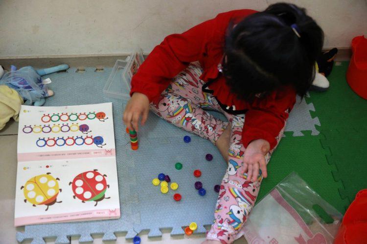 國內孩子瀰漫對疫情的恐懼氛圍，超過五成(51)兒少坦言對新冠肺炎「非常害怕」(台灣世界展望會提供)