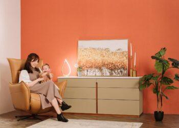 MIT 訂製電動沙發還兼哺乳椅  新手爸媽偷閒耍廢首選