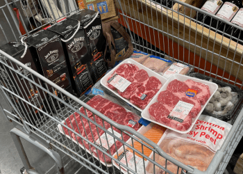 他好市多狂掃這瓶酒　網友驚：「酒國王子皇后！」