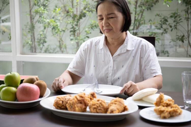 高齡矯正牙齒來得及嗎？張箭球分享老人口腔保健重要性