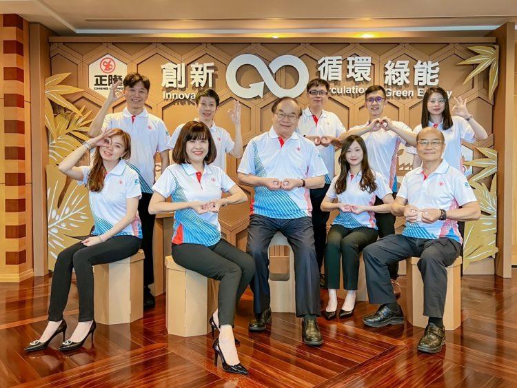圖二_正隆聚焦創新、循環、綠能，推行低碳智紙，全方位落實ESG，以為世界的永續美好為努力目標。圖中為：正隆張清標總經理。