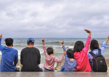 寄養家庭帶寄養童與寄家手足一同出遊，創造幸福回憶。(圖非新聞稿當事人) (南台中家扶提供)