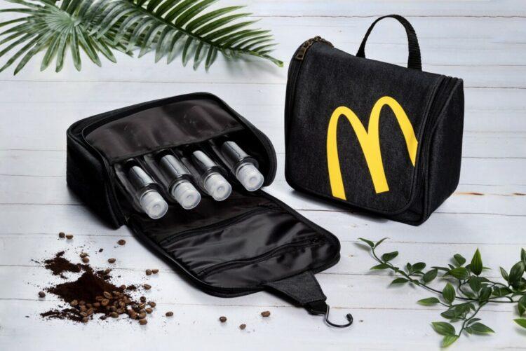 【圖說】台灣麥當勞即日起至6月23日，舉辦「2022食安&品質小學堂」線上問答活動，全數答對者，就有機會抽到超限量非賣品─「McCafé咖啡紗盥洗包」！(不含空瓶)