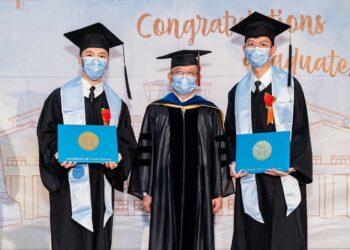 聖約翰科技大學舉行110學年度實體暨線上畢業典禮，為畢業生獻上祝福。