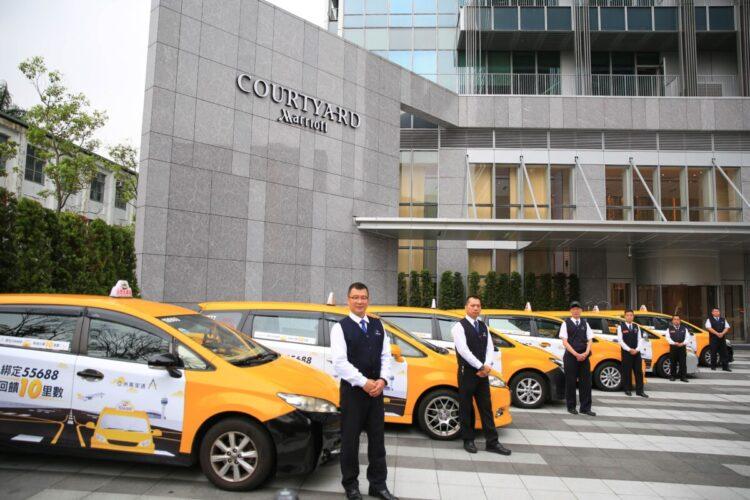 【圖二】55688集團台灣大車隊，擔任大會唯一指定接駁車隊，在球場周邊交通疏導中擔任至關重要的角色。