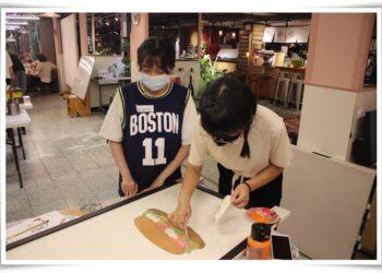 身為小組組長的小廷，也在課程中領導學員並適時給予鼓勵與支持。