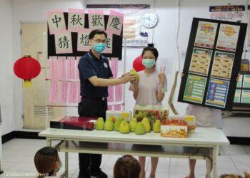 6B3E9CD7-27B9-4A2F-8382-E6CAE05BFEF7