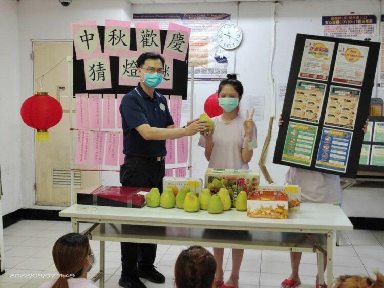 6B3E9CD7-27B9-4A2F-8382-E6CAE05BFEF7