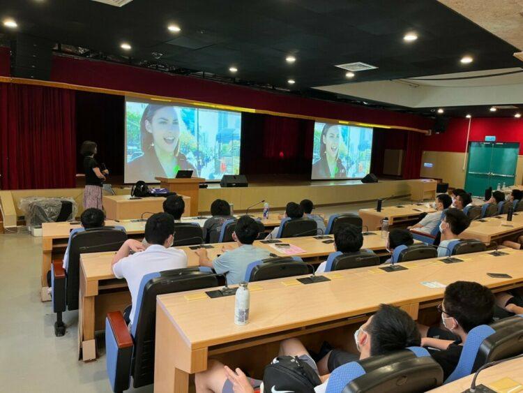 學生們認識人權的由來