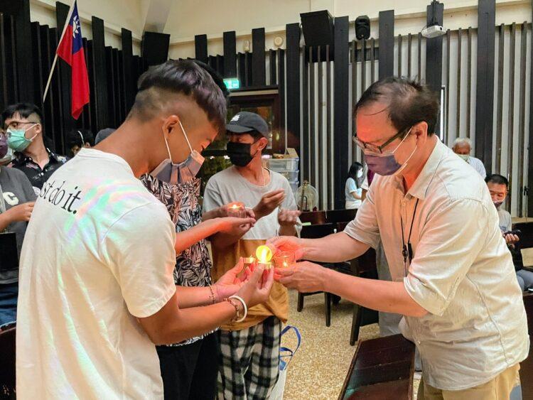 聖約翰科技大學透過薪火相傳活動，與大一新生分享聖約翰精神。