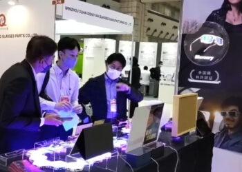 ONESEC展會第一天即受注目，多家企業對於ONESEC眼鏡結合電致變色技術護眼的創新科技表達驚艷