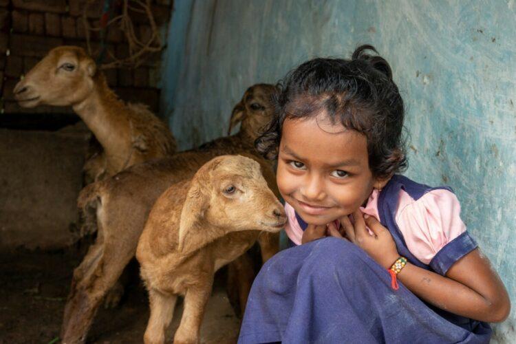 邀請大眾加入資助女孩，在彼此相遇、交流的過程中，看見一個小改變帶來更多真實轉變的美好