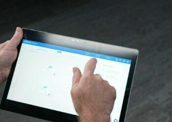 BlueXP Announcement Image 2 - BlueXP on Tablet