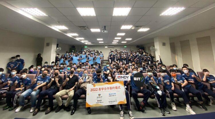 LINE_ALBUM_20221025 東泰高中與LINDY、WAVESPLITTER產學合作簽約儀式2_221104_4