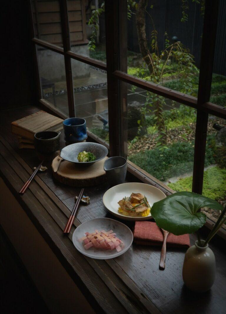 (直)在百年老屋中享用美食宴席,感受獨特的歷史韻味與餐飲美學