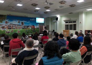 親職講師林妙香為大鄉國小家長提供親職演講
