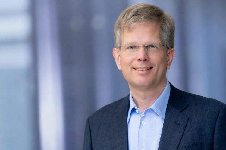 CEO_Aldo_Kamper (中)