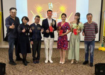 下午複賽選出前3名，由梁俊華（右一）、林玉婷（左二）、黃乃輝（左三）頒發獎盃。