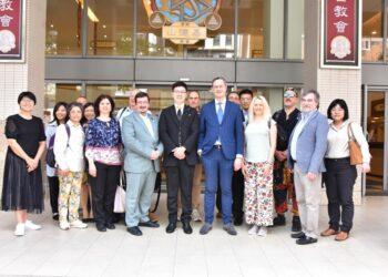 人權學者團訪台蒞臨高雄山達基