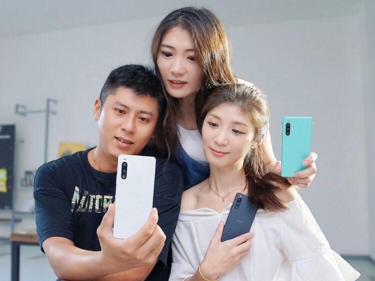 來傑昇通信購買羽量級防水機Xperia 10 IV下殺8,490元，不到九千