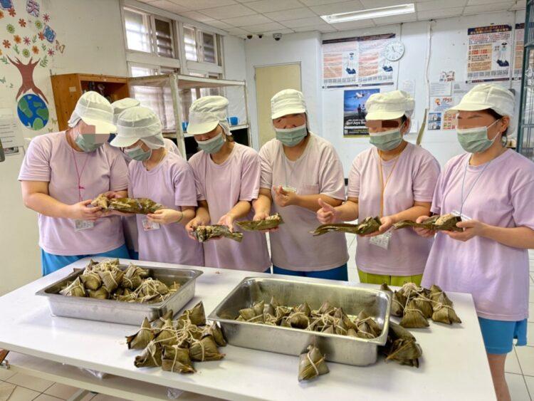 F45DE9EF-895F-4DF5-ABEF-5975198BFB8D