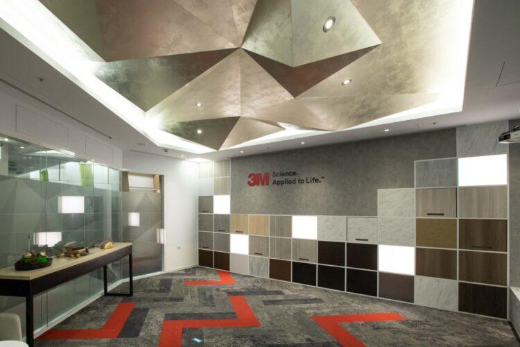 3M™ DI-NOC™ 特耐裝飾軟片推出 70 款擬真新花色，設計靈感源自大自然及手工材料之美，並將多元花色應用於3M辦公室實際展示。(3M提供)