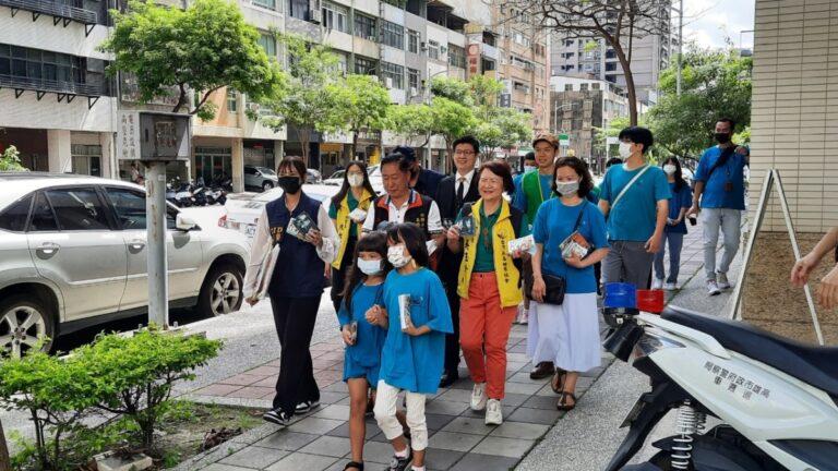 山達基高雄機構協同高雄市政府警察局新興分局、台灣無毒世界協會和濟心慈善會帶領志