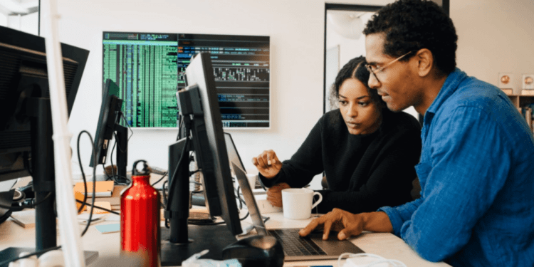 VMware 綜合數位員工體驗（DEX）解決方案為IT團隊提供以資料驅動的洞察