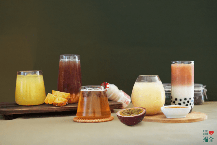 圖說：清心福全夏季熱銷商品（從右至左）：1.隱藏版2.優多百香果綠茶3.梅子綠茶4.鳳梨紅茶5. 鮮橙綠。