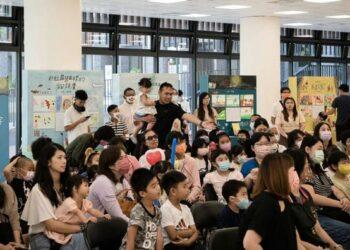 (昱均)「繪本小創客」活動去年底開啟，由總太地產主辦，甫開放報名就秒殺。