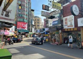 (昱均)位於台中西屯區的「東海商圈」，因生活機能極佳，不管是自住產品、收租套房及店