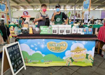 高佳榮與哥哥為推廣本土咖啡，到各地推廣，希望讓更多人喝到這個好味道